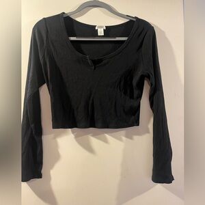 Bozzolo Black Scoop Neck Long Sleeve Crop Top